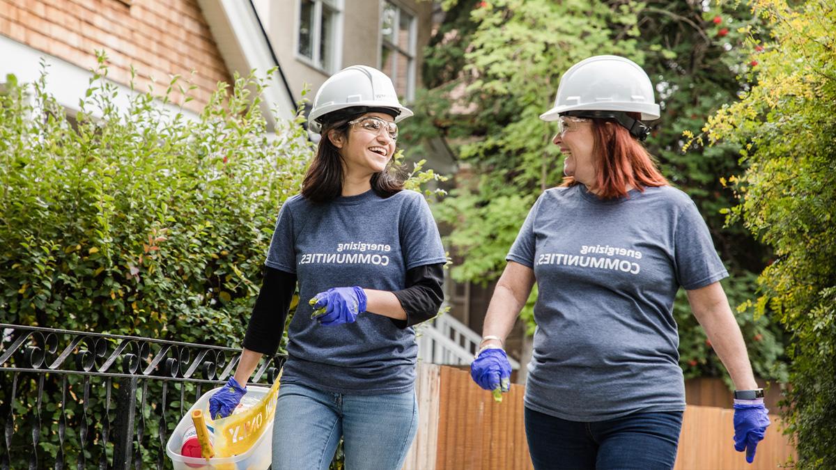 Volunteers heading to the work site